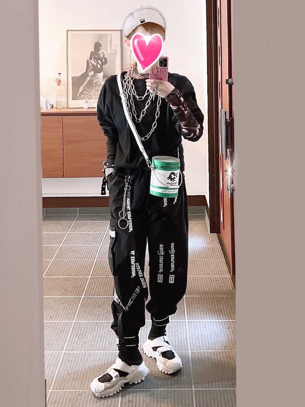 【格上げコーデ♪】LouisVuitton ショルダーバッグ かべちゃん｜LOUIS VUITTONのショルダーバッグを使った