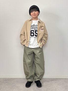 「UNIQLO（ユニクロ）のアイテム（Tシャツ/カットソー、ホワイト系）」を使った、M&Kさん（キッズ・140cm）の春コーディネート