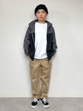 「UNIQLO（ユニクロ）のアイテム（Tシャツ/カットソー、ホワイト系）」を使った、M&Kさん（キッズ・140cm）の春コーディネート