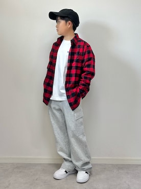 「アイテム（スウェットパンツ）」を使った、M&Kさん（キッズ・138cm）の秋コーディネート