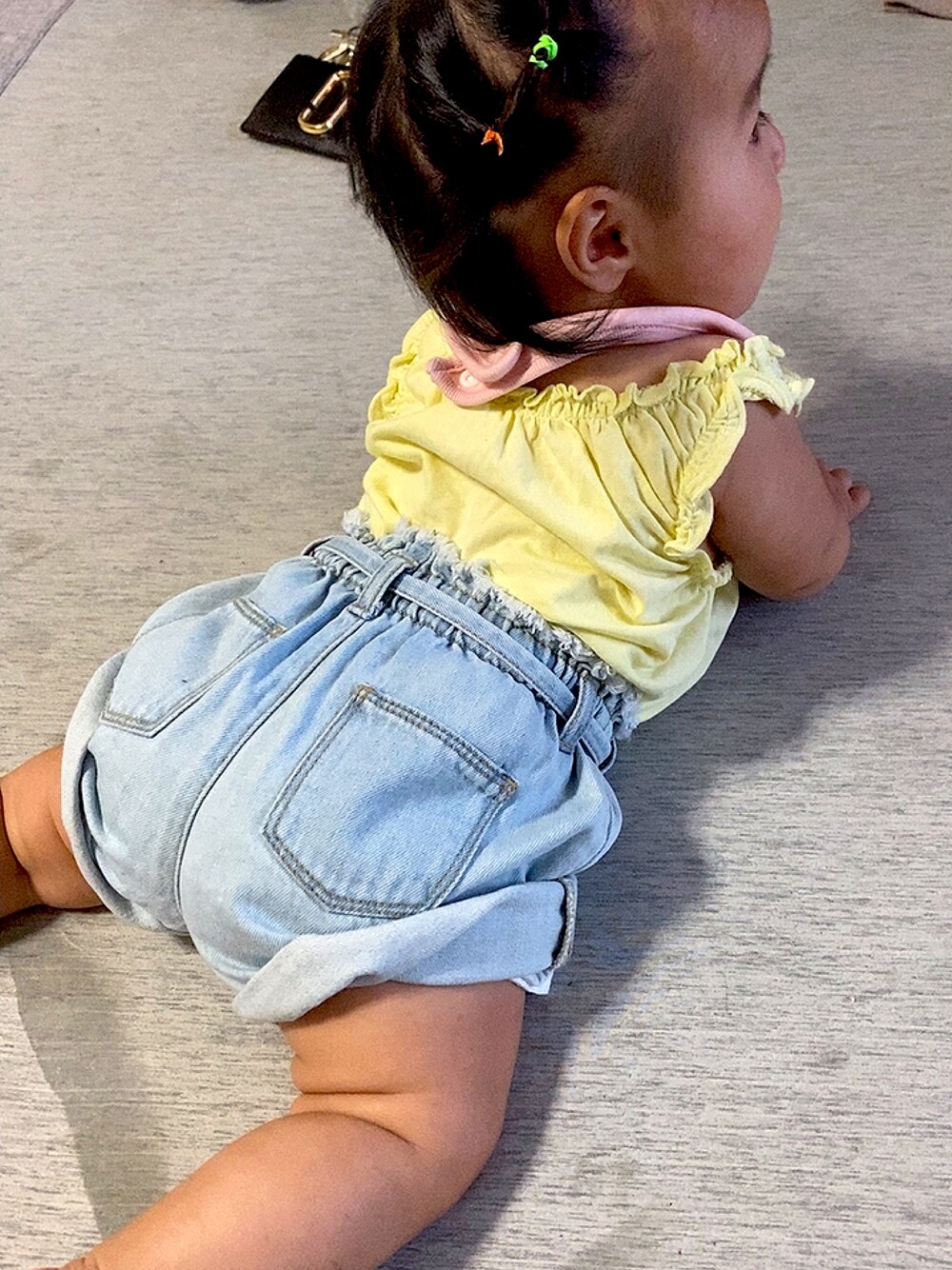 「女の子、夏コーデ、0歳児、０歳、6か月、6カ月女の子、末っ子娘」｜「H&Mのアイテム（その他ベビーウェア、イエロー系）」を使った、3rermamさん（キッズ・60cm）の秋コーディネートの1枚目の写真