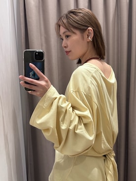 「URBAN RESEARCH（アーバンリサーチ）のHAKUJI　BACK TWIST PULLOVER（Tシャツ/カットソー、イエロー系）」を使った、Rさん（レディース・156cm）の秋コーディネート