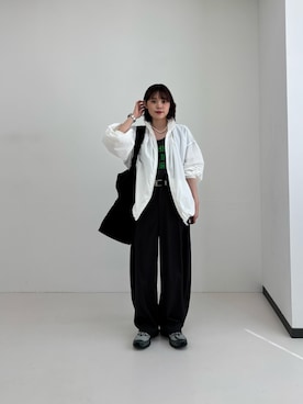 「URBAN RESEARCH（アーバンリサーチ）の撥水ナイロンギャザーブルゾン（ブルゾン、ホワイト系）」を使った、Rさん（レディース・156cm）の春コーディネート
