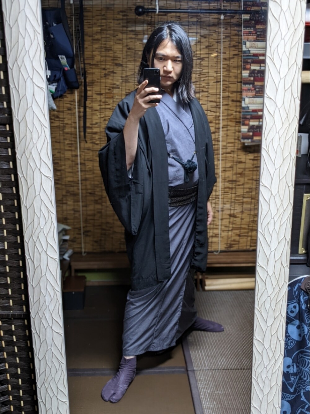 「着物、きもの、シアー、きれいめカジュアル、紫、パープル、パープル×黒、黒、ブラック、和装、和服、羽織り、和、シンプル、ビッグシルエット」｜「山椒庵のアイテム（着物、グレー系）」を使った、ハマ兄さん（メンズ・165cm）の秋コーディネートの1枚目の写真