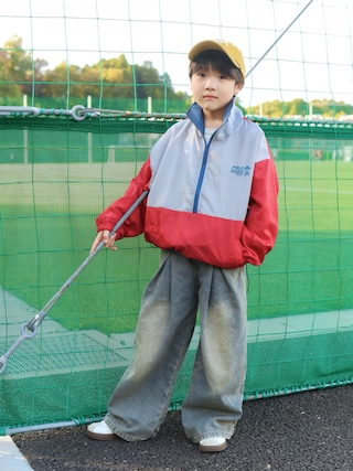 「coca（coca）（コカ）のキッズ ヴィンテージ風タックワイドデニム（デニムパンツ）」を使った、Ｒ兄弟さん（キッズ・124cm）の秋コーディネート