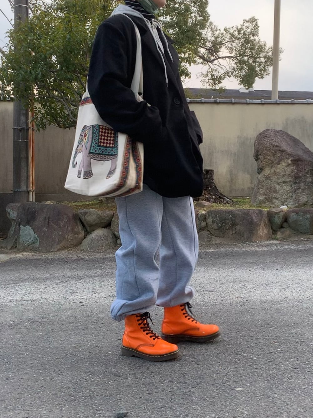 「冬、カジュアル、オトナ女子、シンプル、オトナカジュアル、プチプラ、ブーツ、ootd、プチプラコーデ、いいね、save、フォローお願いします🤑、shein、ドクターマーチン、今日のコーデ、休日スタイル、ジャケット」｜「Dr. MartensのDr.Martens ドクターマーチン 1460Z DMC 8EYE BOOT ORANGE（ブーツ、オレンジ系）」を使った、rnalさん（レディース・158cm）の冬コーディネートの1枚目の写真