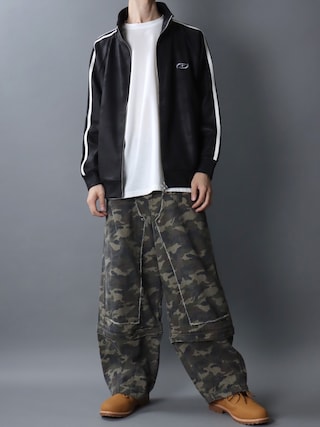 「SITRY（シトリー）のFake Leather Track Jacket/オーバーサイズ フェイクレザー サイドライン スター フラワー ワンポイント刺繍 ダブルジップ トラックジャケット ジャージ（ジャージ）」を使った、SITRYさん（メンズ・181cm）の春コーディネート