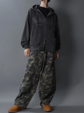 「アイテム（パーカー）」を使った、SITRYさん（メンズ・181cm）の秋コーディネート