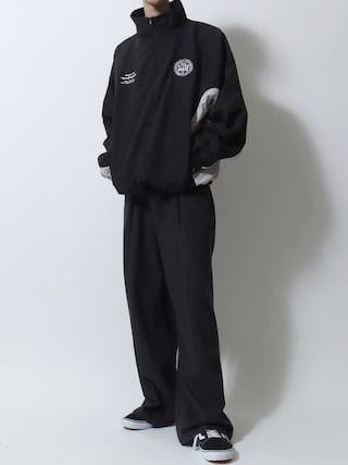 「Mark Gonzales(マーク・ゴンザレス)のMARK GONZALES ARTWORK COLLECTION/マークゴンザレス 別注 ワンポイント刺繍 オーバーサイズ ブロークコア ナイロンジャケット トラックジャケット ブルゾン(ナイロンジャケット)」を使った、SITRYさん(メンズ・181cm)の冬コーディネート