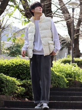 「アイテム（ダウンベスト、ホワイト系）」を使った、Kanoさん（メンズ・178cm）の秋コーディネート