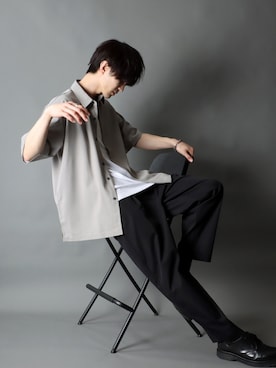 「SITRY（シトリー）のloose tapered tuck wide Pants/ルーズ テーパード タック ワイドパンツ（スラックス）」を使った、SITRYさん（メンズ・178cm）の春コーディネート