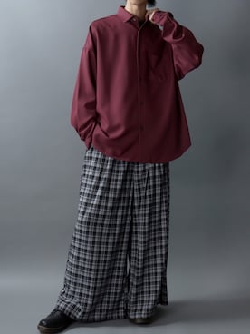 「SITRY（シトリー）の2026AW新色追加 SITRY Oversize Drop shoulder Regular collar shirt/別注 ビッグシルエット  ドレープツイル  レギュラーカラーシャツ（シャツ/ブラウス、レッド系）」を使った、SITRYさん（メンズ・181cm）の秋コーディネート