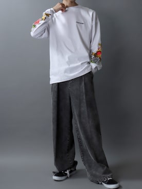 「SITRY（シトリー）のSleeve Print T-Shirt/トライバル フラワー ハート 袖プリント ワンポイント刺繍 オーバーサイズ ロンT 長袖Tシャツ レディース メンズ（Tシャツ/カットソー、ホワイト系）」を使った、SITRYさん（メンズ・181cm）の秋コーディネート