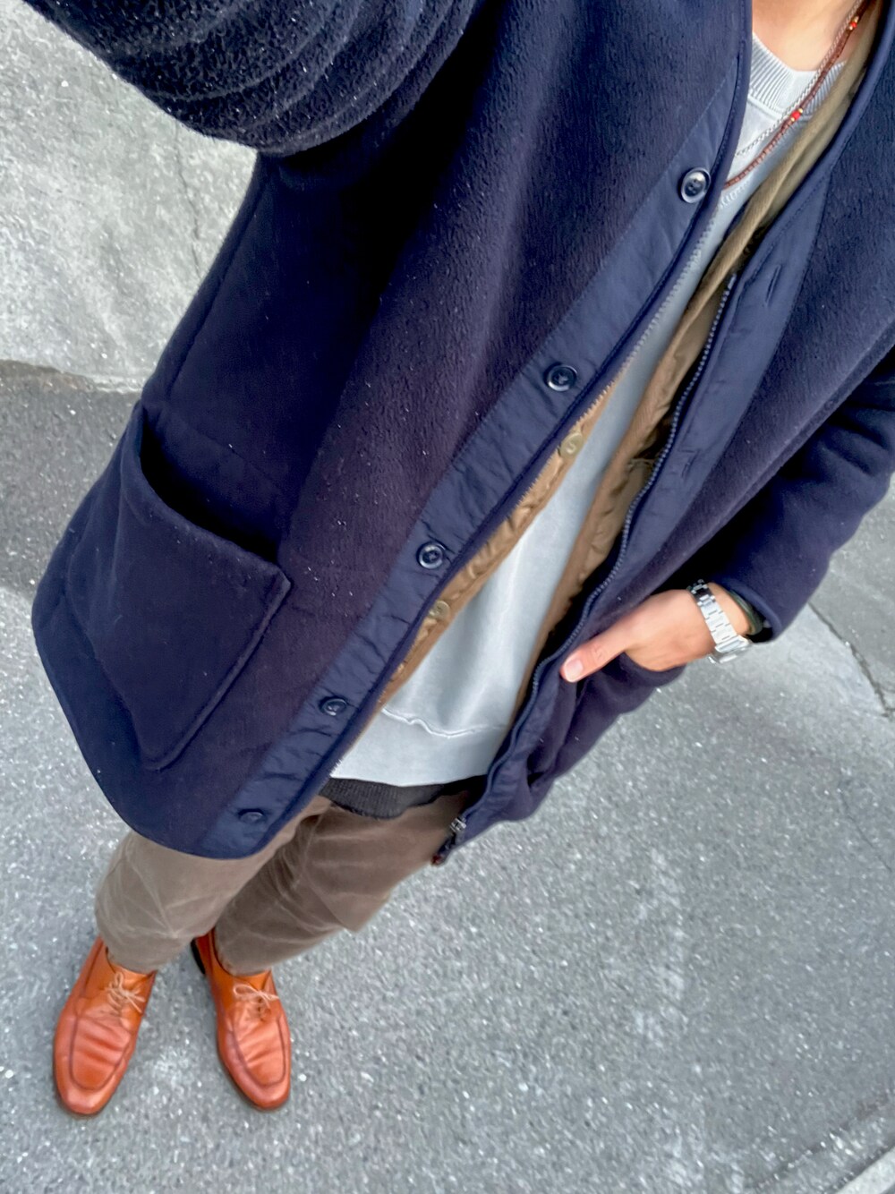 「休日スタイル、シンプルコーデ」｜「UNIQLOのフリースノーカラーコート（その他アウター、ブルー系）」を使った、珍味さん（メンズ・175cm）の冬コーディネートの1枚目の写真
