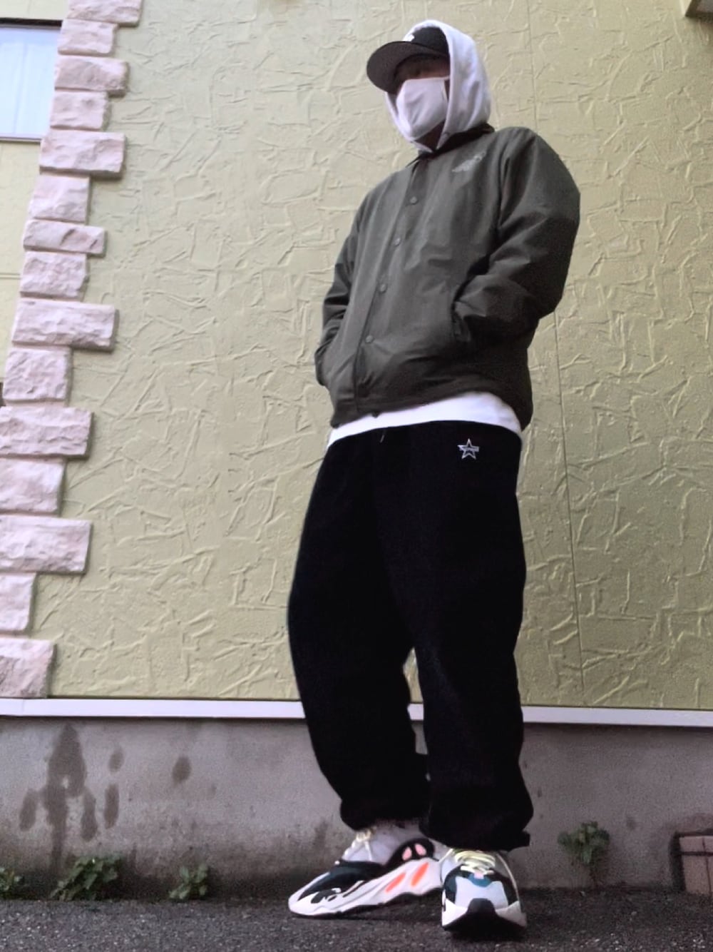 「Supreme のアイテム（パンツ、ブラック系）」を使った、5510さん（メンズ・179cm）の冬コーディネートの1枚目の写真