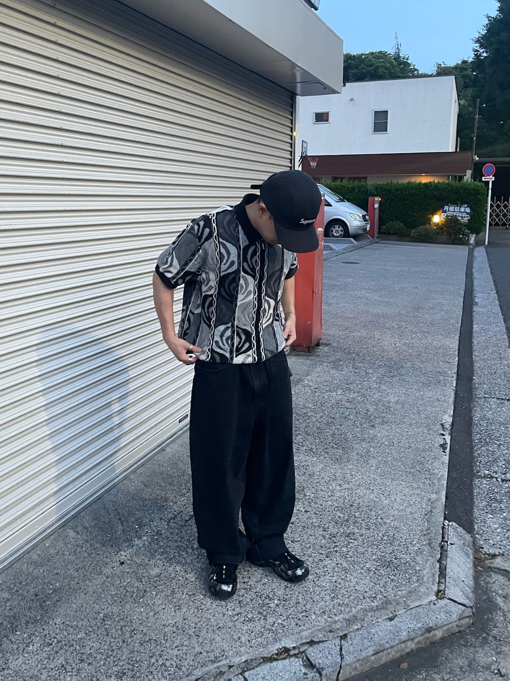 Supreme のアイテム（グレー系）を使った「バギーパンツ」の人気