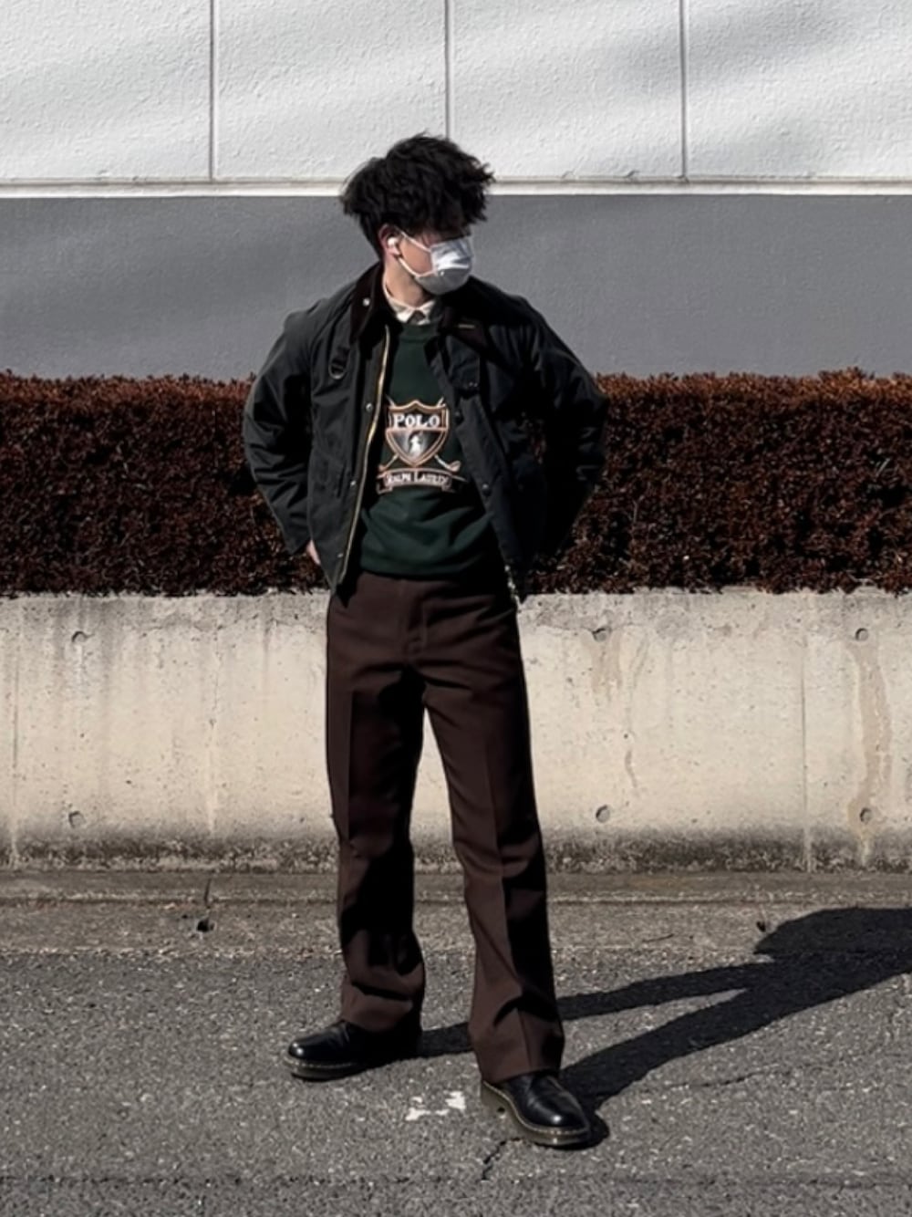 「barbour、Polo Ralph Lauren、Wrangler、Dr.Martens、スウェット、ランチャーパンツ、アースカラー、古着、古着MIX、古着コーデ、スラックス、低身長、カジュアルコーデ、大人コーデ、アメカジコーデ」｜「RALPH LAURENのアイテム（スウェット、グリーン系）」を使った、ゆうたさん（メンズ・160cm）の冬コーディネートの1枚目の写真