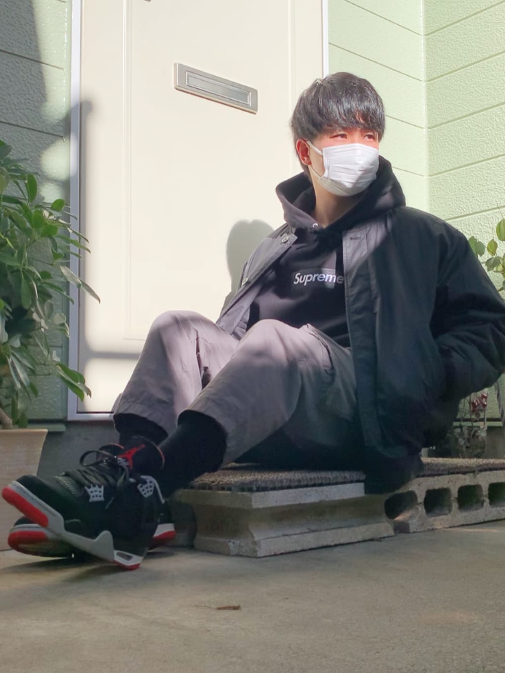 「Steven Alan、#supreme、GU、NIKE、AIR JORDAN、street、ストリート、ストリートMIX、パーカー、ブルゾン、カーゴパンツ、モノトーン、モノトーンコーデ、ootd、冬コーデ」｜「Steven Alanの＜Steven Alan＞ TYPEWRITER DARUMA RIB BLOUSON/ブルゾン（ブルゾン、ブラック系）」を使った、ゆうたさん（メンズ・160cm）の冬コーディネートの1枚目の写真