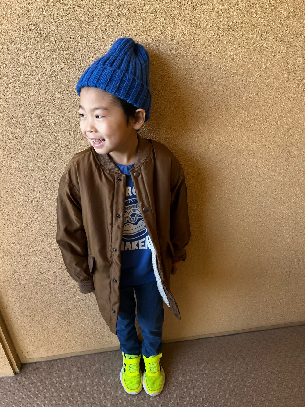 「休日スタイル、初詣、裏ボア、ブルゾン、ユニクロ、ブルー、キッズファッション、ブルーコーデ、おしゃれさんと繋がりたい、あったかコーデ、男の子コーデ、スウェット、アディダス、デニム、私の推しブランド」｜「BRANSHESの裏ボアノーカラーブルゾン（ブルゾン、ブラウン系）」を使った、ゆうき◡̈⋆さん（キッズ・110cm）の冬コーディネートの1枚目の写真