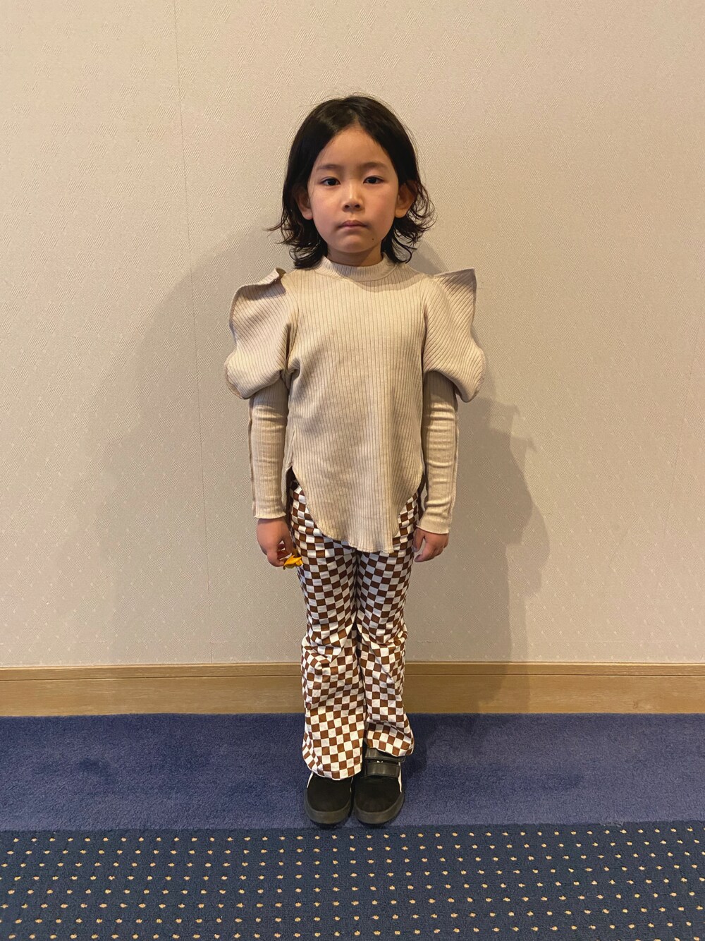 「男の子コーデ、小学生」｜「GRISのアイテム（トップス、ベージュ系）」を使った、puuuuton11さん（キッズ・100cm）の秋コーディネートの1枚目の写真