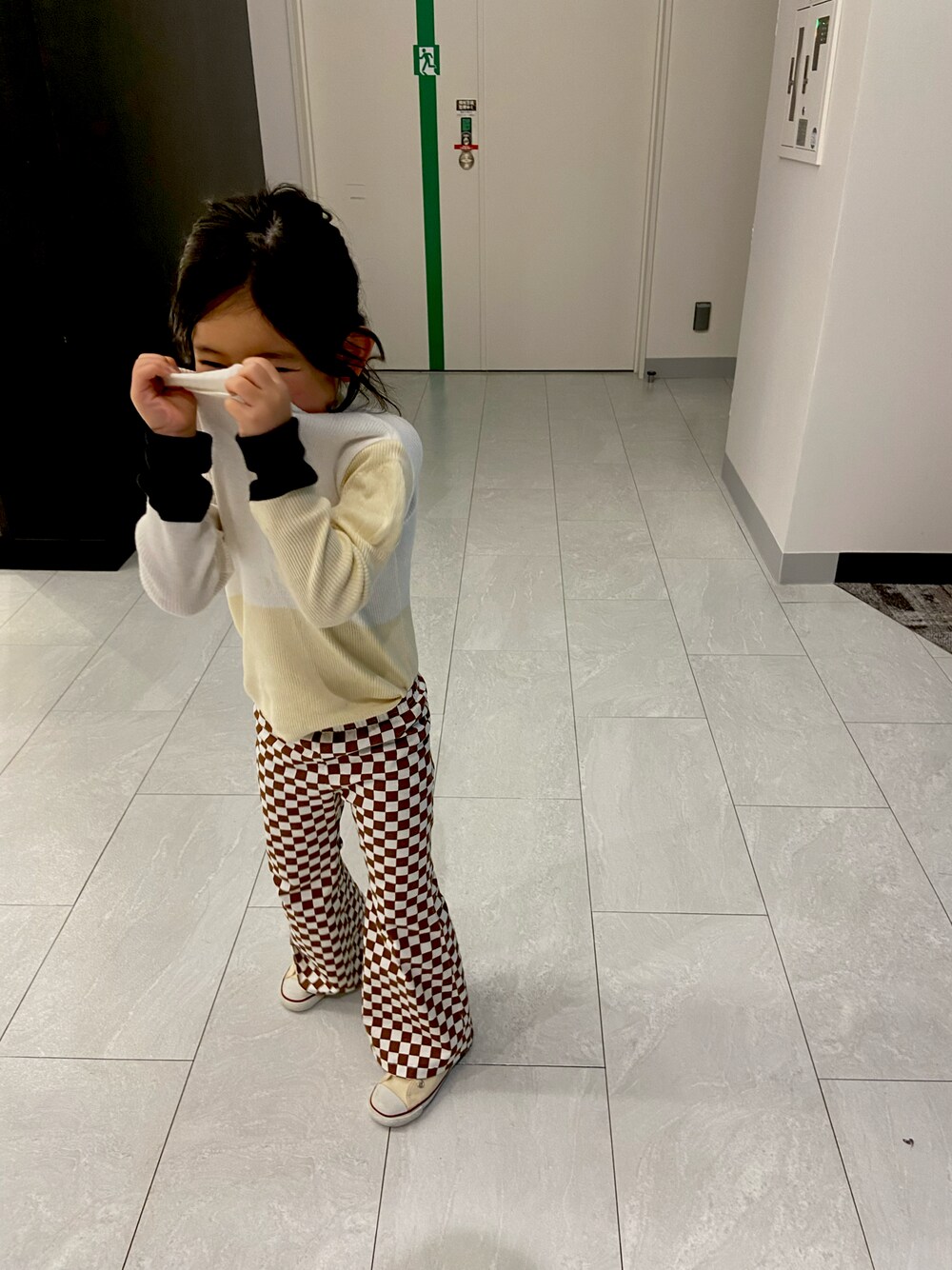 「男の子コーデ、小学生」｜「MEDIUMのアイテム（パンツ、ブラウン系）」を使った、puuuuton11さん（キッズ・100cm）の秋コーディネートの1枚目の写真