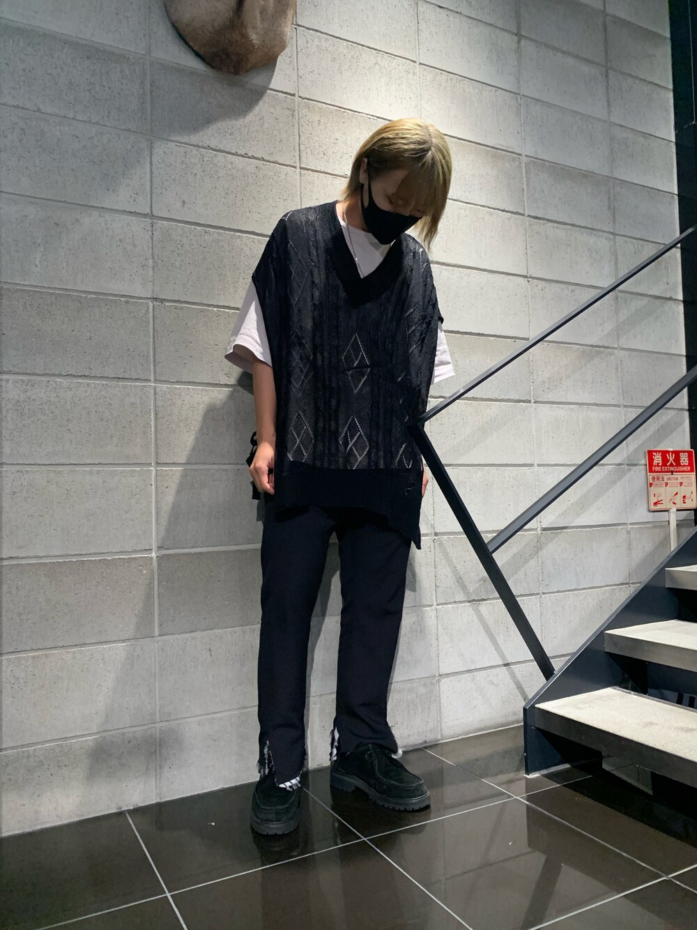 「ビッグシルエット、ブラックコーデ、モノトーン、ootd、シンプルコーデ、夏コーデ、カジュアルコーデ、黒Tシャツ、お洒落さんとつながりたい、いいね、save、フォローお願いします🤑」｜「DANKE SCHONのDankeSchon/ダンケシェーン/ダイヤリネンニットベスト（ベスト、ブラック系）」を使った、keitaさん（メンズ・170cm）の夏コーディネートの1枚目の写真