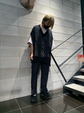 「黒Tシャツ」｜「アイテム（ベスト、ブラック系）」を使った、keitaさん（メンズ・170cm）の夏コーディネート