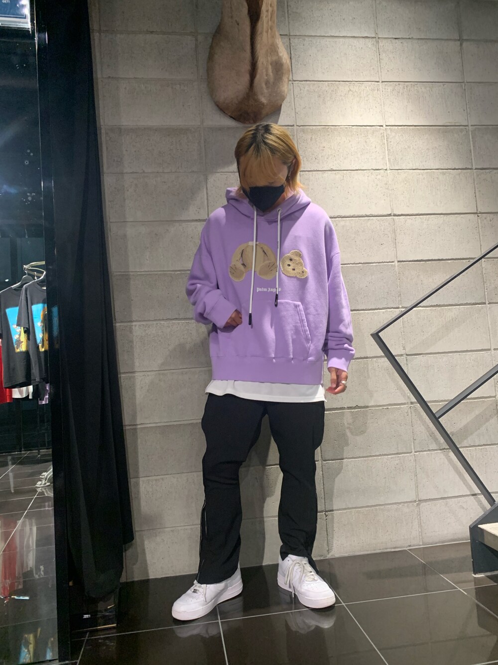 ブラック系のその他パンツ、ブラック系のその他パンツ、ブラック系のその他パンツを着用したメンズの夏コーディネートの1枚目の写真