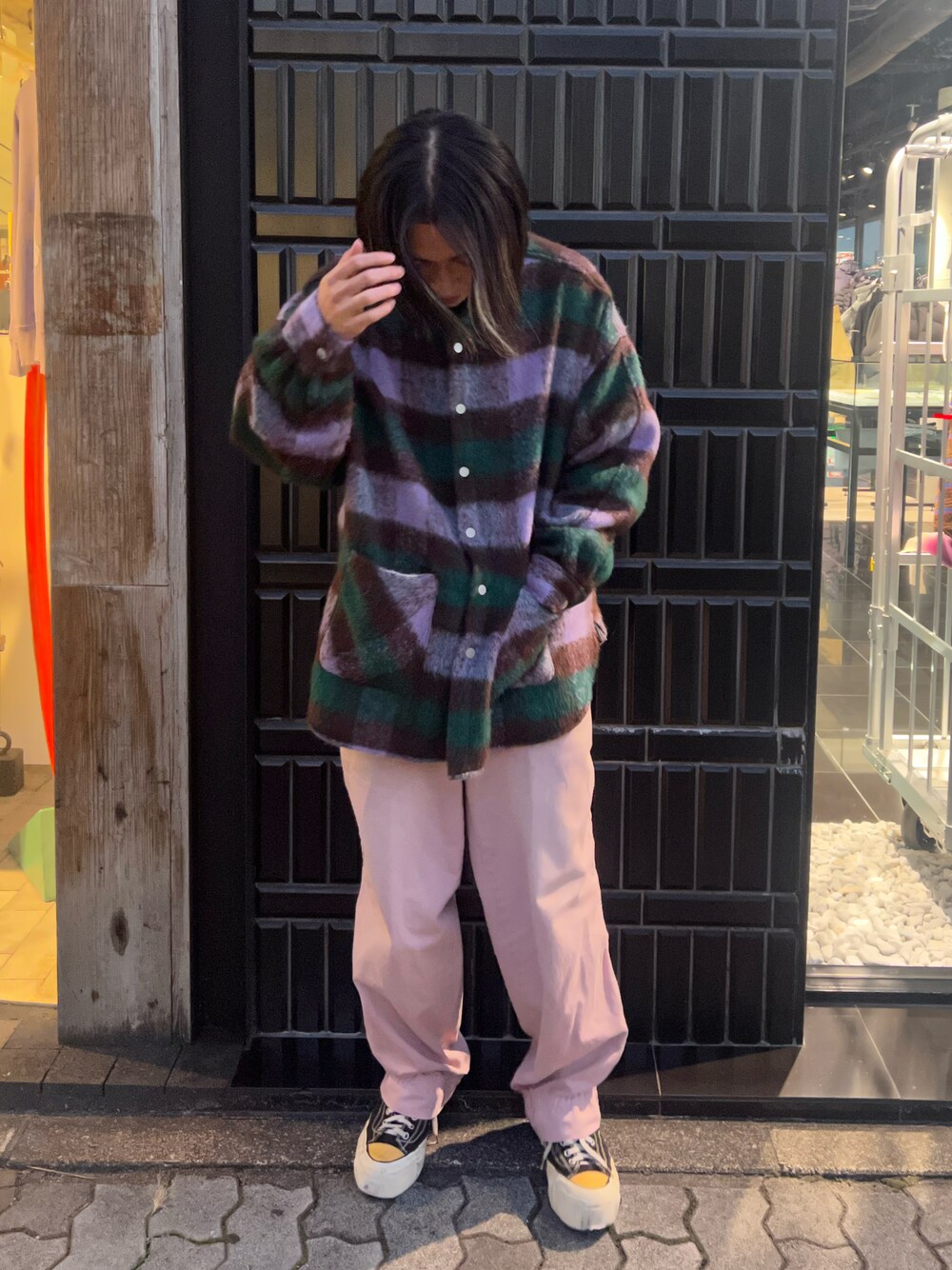 「休日スタイル」｜「DANKE SCHONのDankeschon/ダンケシェーン/BLIND HOOK SHAGGY SH/ブラインドホックシャギーシャツ（シャツ/ブラウス、グリーン系）」を使った、keitaさん（メンズ・170cm）の秋コーディネートの1枚目の写真