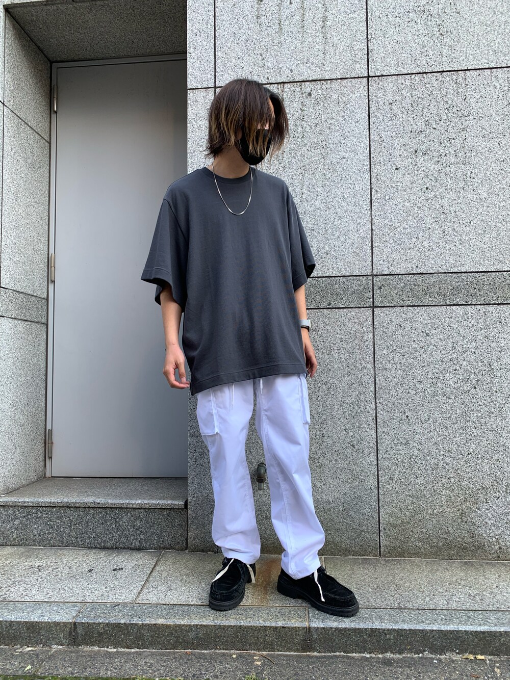 「夏、Tシャツ、ストリート、オーバーサイズ、モード、白パンツ、リラックススタイル、オトナカジュアル、おしゃれさんと繋がりたい、いいね、save、フォローお願いします🤑」｜「DANKE SCHONのDankeSchon/ダンケシェーン/ツイル カーゴパンツ（カーゴパンツ、ホワイト系）」を使った、keitaさん（メンズ・170cm）の夏コーディネートの1枚目の写真