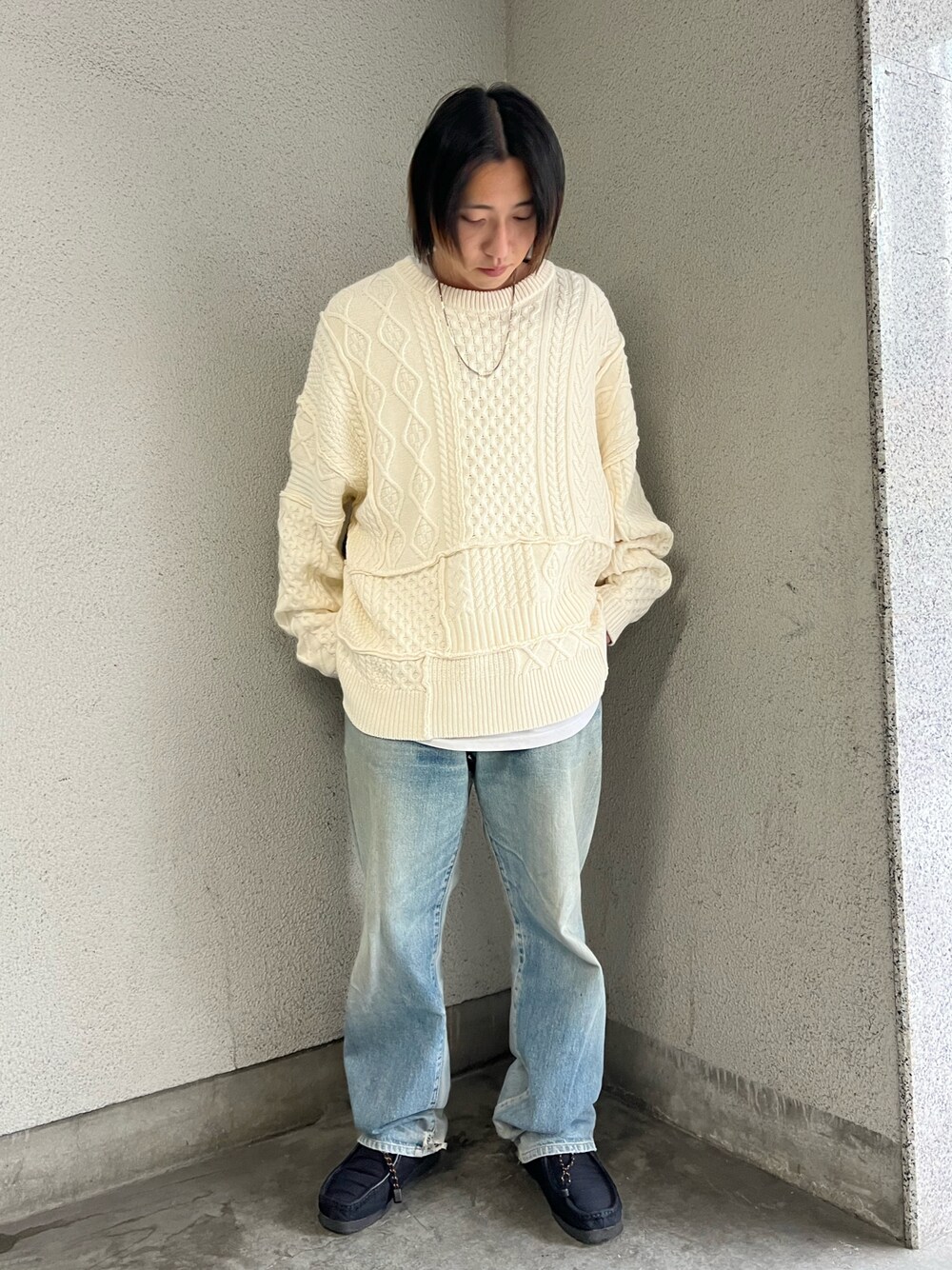 「ニット、大人カジュアル、デニムパンツ、シンプルコーデ、今日のコーデ、秋コーデ、おしゃれさんと繋がりたい、いいね、save、フォローお願いします🤑、クリスマスに着たい服」｜「WHITELANDのWHITELAND/ホワイトランド/LINKING　KNIT（ニット/セーター、ホワイト系）」を使った、keitaさん（メンズ・170cm）の冬コーディネートの1枚目の写真