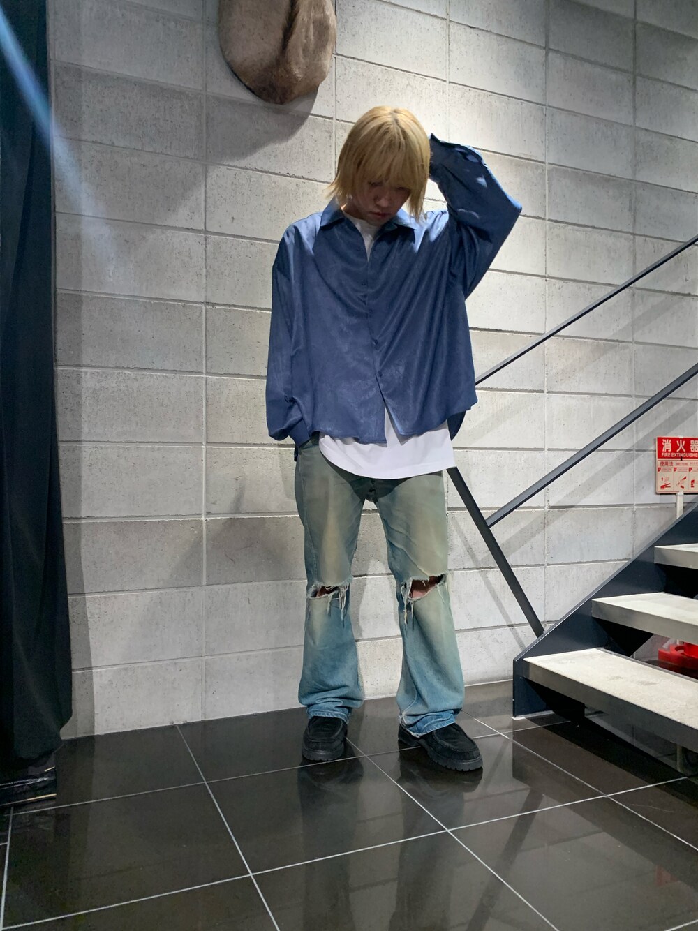 ブルー系のシャツ/ブラウス、ブルー系のシャツ/ブラウス、ブルー系のシャツ/ブラウスを着用したメンズの秋コーディネートの1枚目の写真