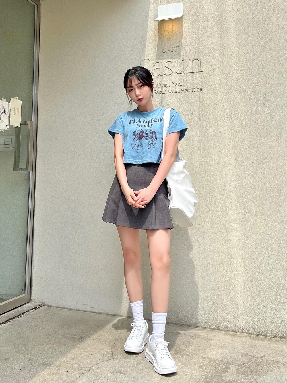 その他のトップスを着用したメンズの春コーディネートの1枚目の写真