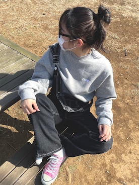 「FCMM（エフシーエムエム）のCLUB ESSENTIAL SWEATSHIRT/クラブエッセンシャルスウェットシャツ（スウェット）」を使った、hさん（レディース・155cm）の春コーディネート