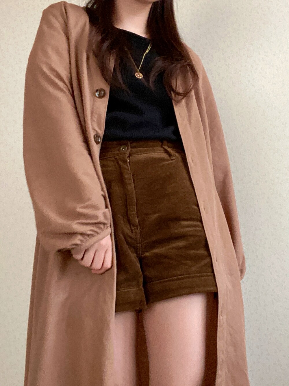 「きれいめカジュアル、だから秋服が好き、プチプラ、ワンピース、ショートパンツ、コーデュロイ、低身長コーデ、低身長」｜「PairPairの3SETネックレス(AR)（ネックレス、ゴールド系）」を使った、みーちゃんさん（レディース・147cm）の秋コーディネートの1枚目の写真