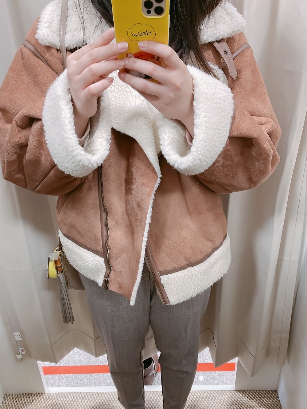 「GUのストレッチテーパードパンツ（パンツ、グレー系）」を使った、〓みかちゅ〓さん（レディース・160cm）の冬コーディネートの1枚目の写真