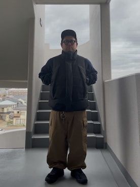 「アイテム（ダウンベスト）」を使った、AИDYさん（メンズ・165cm）の冬コーディネート