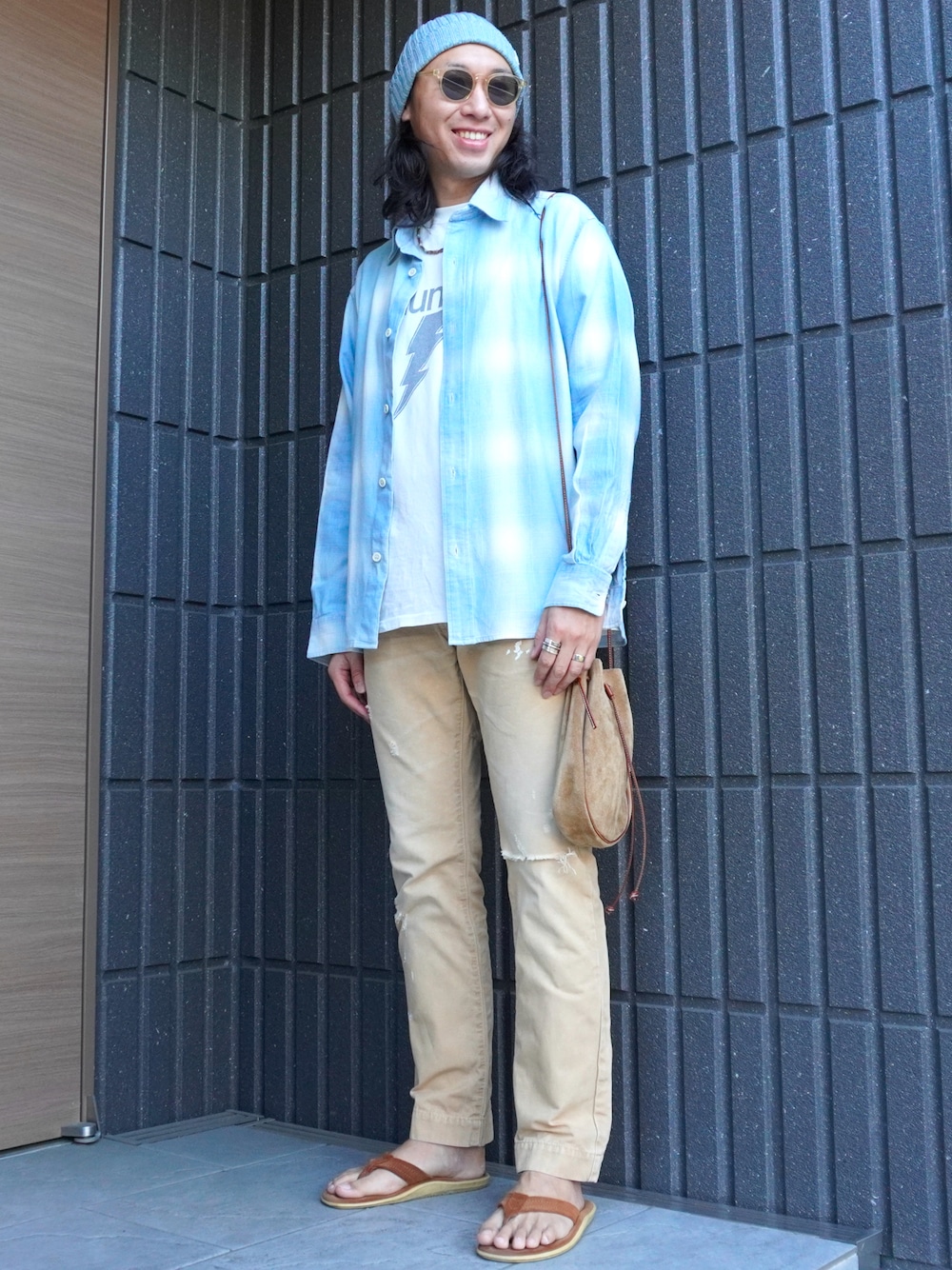 「鎌倉、ootd、outfit、春コーデ、サーフ、ニット帽、ネルシャツ、デニム、おしゃれさんと繋がりたい」｜「RHC Ron Hermanのアイテム（ニットキャップ/ビーニー、ブルー系）」を使った、𝕄𝔸𝕊𝔸さん（メンズ・174cm）の春コーディネートの1枚目の写真