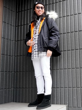 「off white（オフホワイト）のアイテム」を使った、𝕄𝔸𝕊𝔸さん（メンズ・174cm）の冬コーディネート