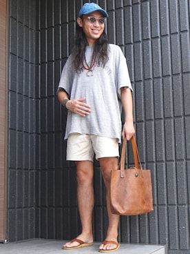 「REMI RELIEF（レミレリーフ）のREMI RELIEF/レミレリーフ リサイクル天竺スペシャル加工T(Pi Epsilon) Tシャツ（Tシャツ/カットソー、グレー系）」を使った、室井 雅光さん（メンズ・174cm）の秋コーディネート