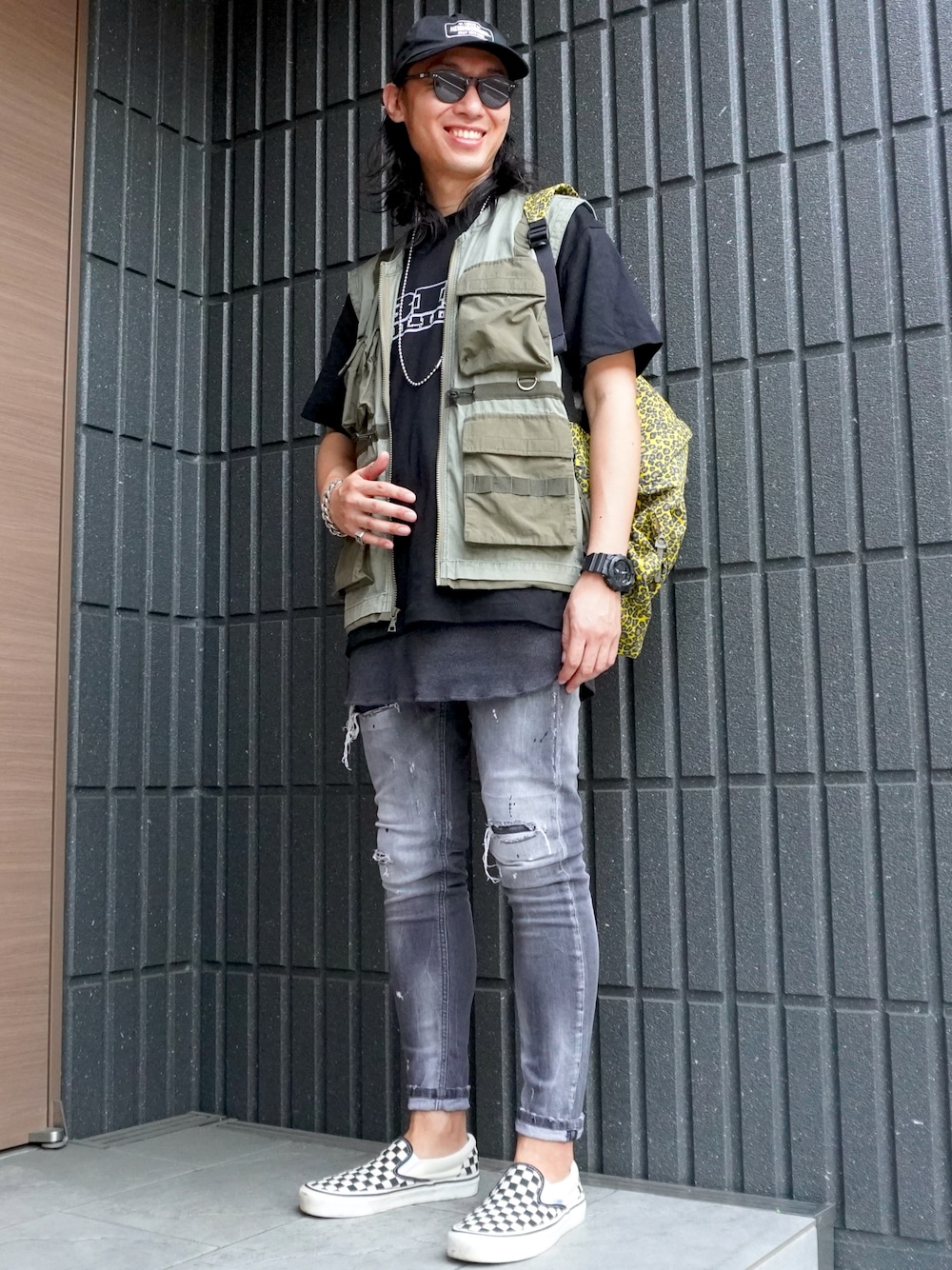 「鎌倉、ootd、outfit、夏コーデ、ミリタリー、ストリート、ベスト、タンクトップ、デニム、VANS、おしゃれさんと繋がりたい」｜「NEIGHBORHOODのアイテム（キャップ、ブラック系）」を使った、𝕄𝔸𝕊𝔸さん（メンズ・174cm）の春コーディネートの1枚目の写真