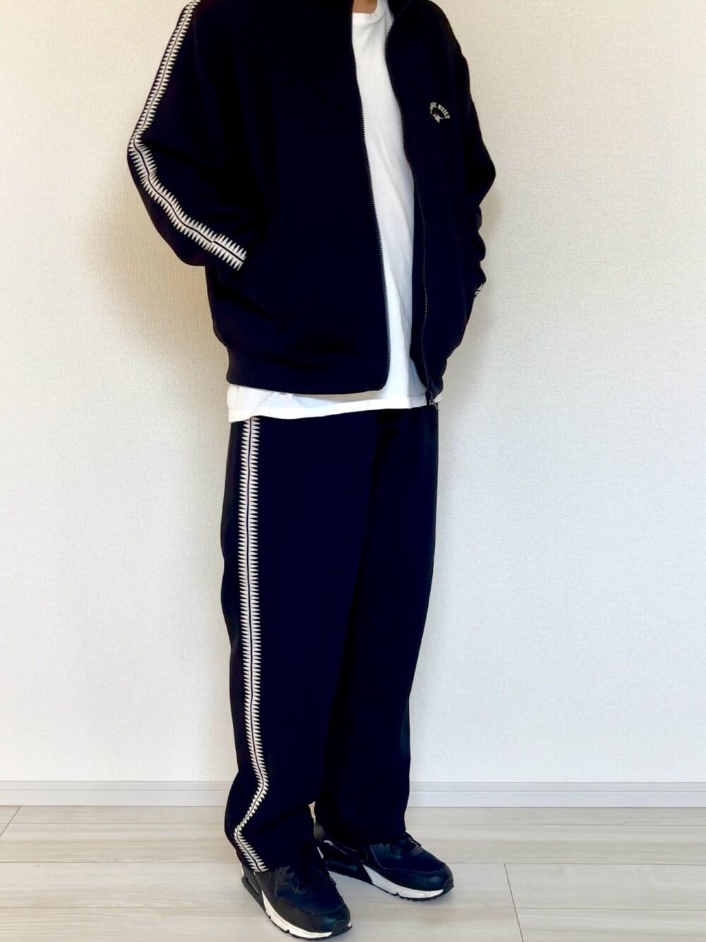 「GUのアイテム（ジャージ、ブラック系）」を使った、KYOさん（メンズ・173cm）の秋コーディネートの1枚目の写真