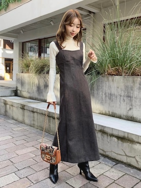 「リブニット」｜「アイテム（ジャンパースカート）」を使った、清水夏姫さん（レディース・160cm）の秋コーディネート