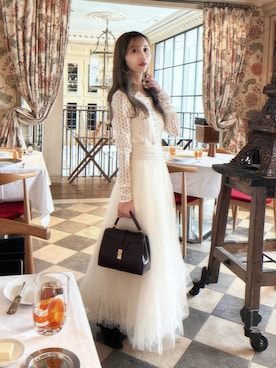 「ERADIE（エラディエ）のEthereal Lace & Tulle One-piece  レース＆チュールワンピース（ワンピース、ホワイト系）」を使った、清水夏姫さん（レディース・160cm）の冬コーディネート