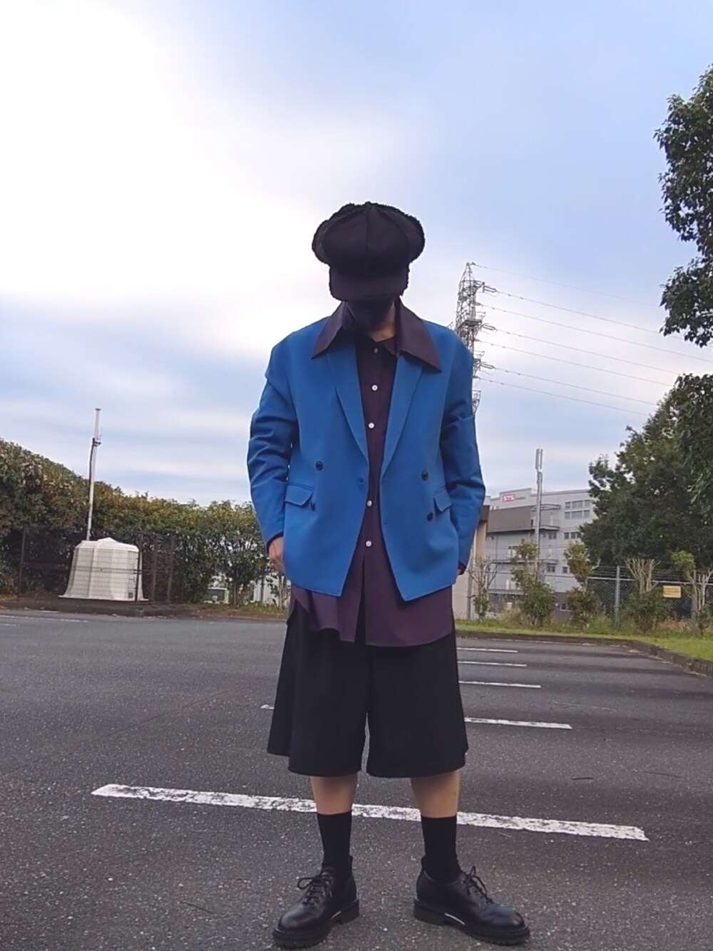 「ZARAのアイテム（テーラードジャケット、ブルー系）」を使った、クウハクさん（メンズ・174cm）の秋コーディネートの1枚目の写真