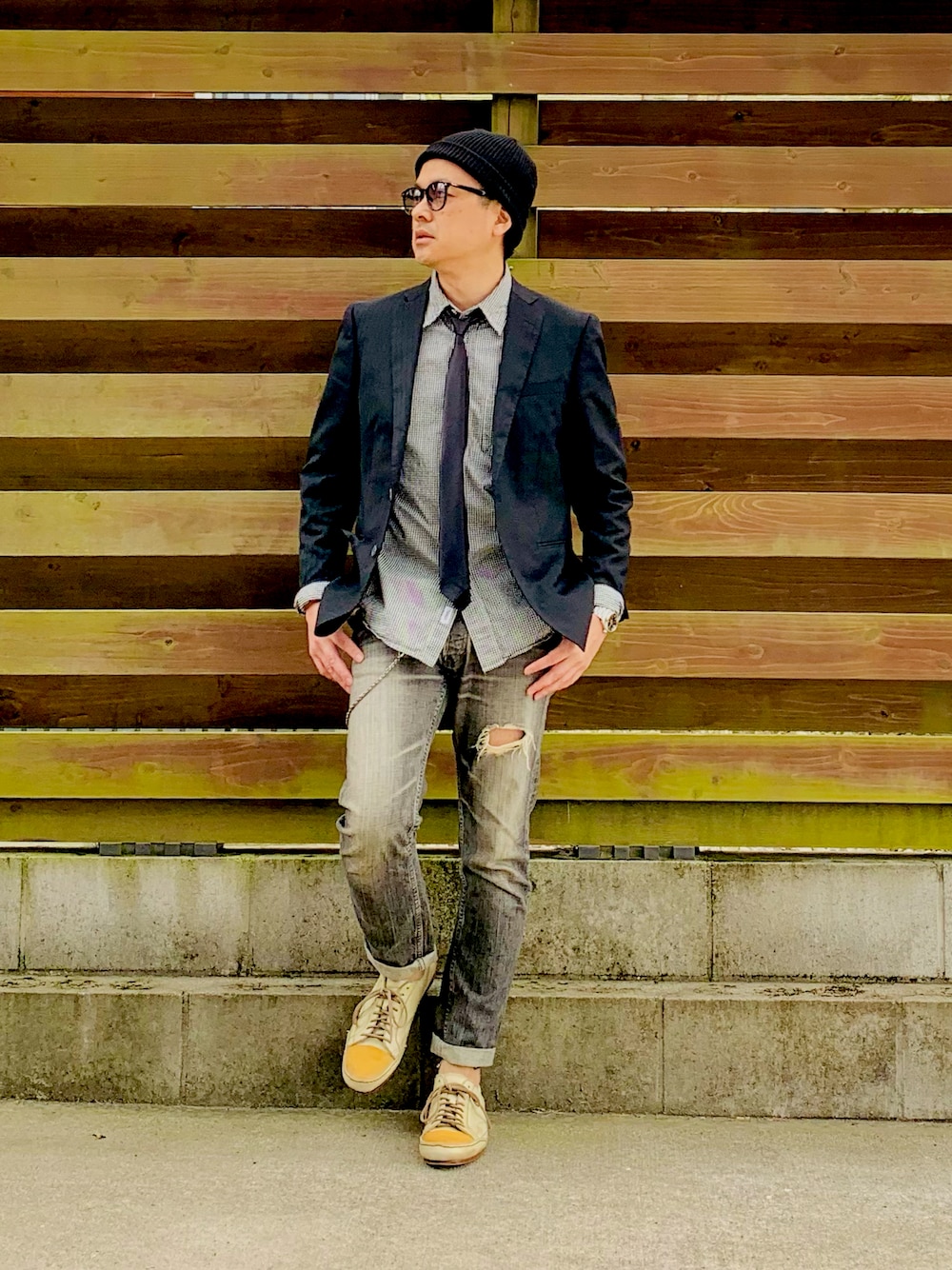 「ジャケット、ジャケットスタイル、デニムパンツ、ビーニー、ジャケットアレンジコラボ、ryota_emi_haru、2024我が子の卒業に向けて」｜「Ray-BanのRay-Ban RB4259F RB4259F53601/19（サングラス、ブラック系）」を使った、𝓡𝓨𝓞𝓣𝓐さん（メンズ・165cm）の冬コーディネートの1枚目の写真