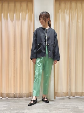 「カラーパンツ」｜「アイテム（ノーカラージャケット）」を使った、Mayuさん（レディース・168cm）の春コーディネート