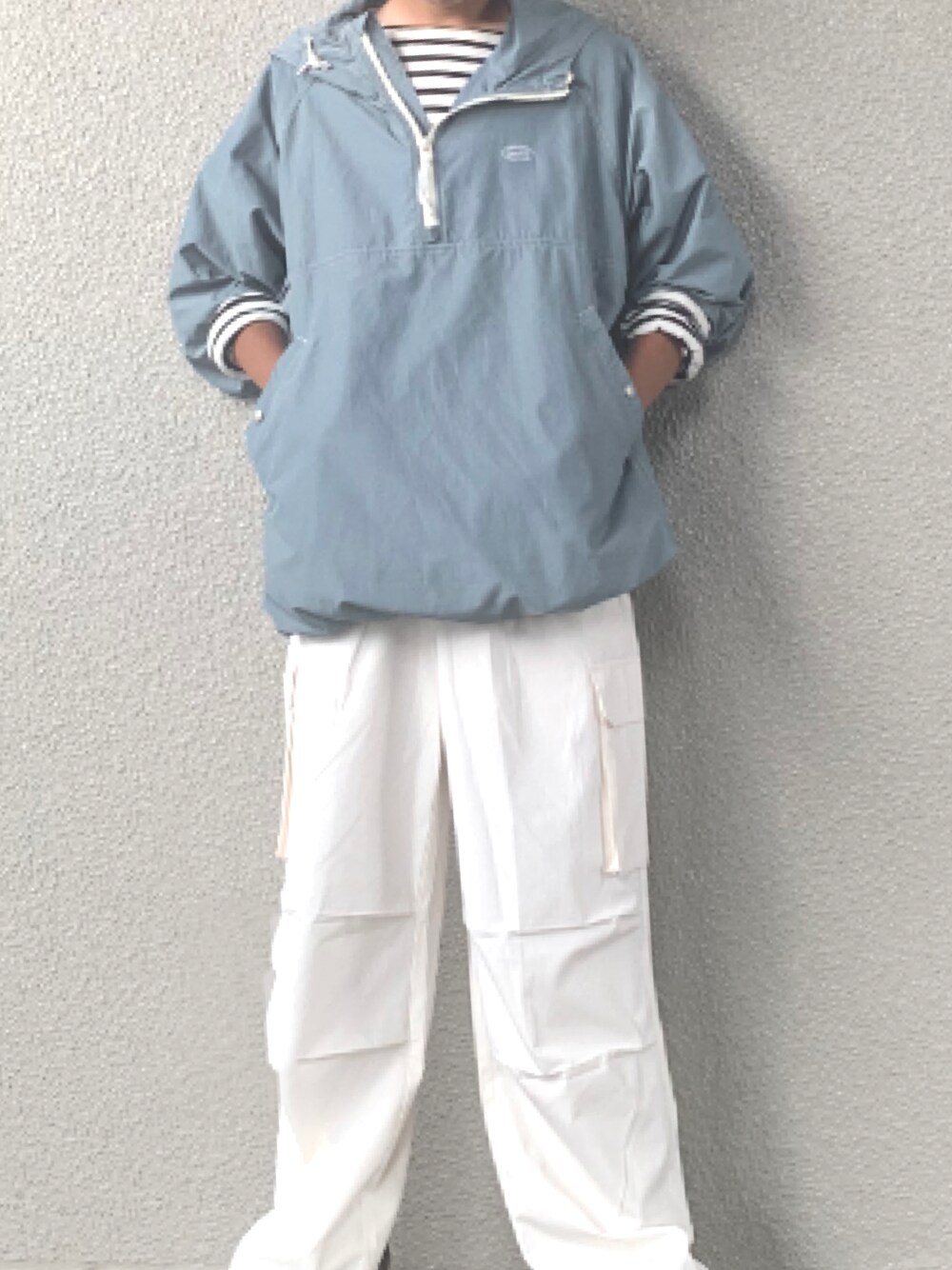 「雨の日コーデ、雨の日、梅雨コーデ、撥水加工、撥水加工アウター、ボーダー、淡色コーデ、さわやかコーデ、さわやか男子になりたい、ストリートコーデ、ラフコーデ」｜「Snow Peakの【SNOWPEAK/スノーピーク】Light Mountain Cloth Parka（マウンテンパーカー、ブルー系）」を使った、zkさん（メンズ・168cm）の夏コーディネートの1枚目の写真