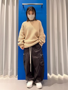「DANKE SCHON（ダンケシェーン）のDankeSchon/ダンケシェーン/60s PAPERCOTING CARGO PANTS（カーゴパンツ、ブラック系）」を使った、YU-KA OZAWAさん（レディース・153cm）の冬コーディネート