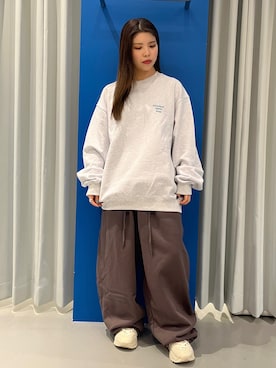 「WHITELAND（ホワイトランド）のアイテム（スウェット）」を使った、YU-KA OZAWAさん（レディース・153cm）の春コーディネート